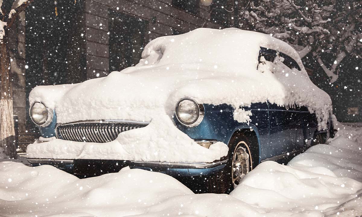 La importancia del almacenamiento para proteger tu coche clásico durante el invierno